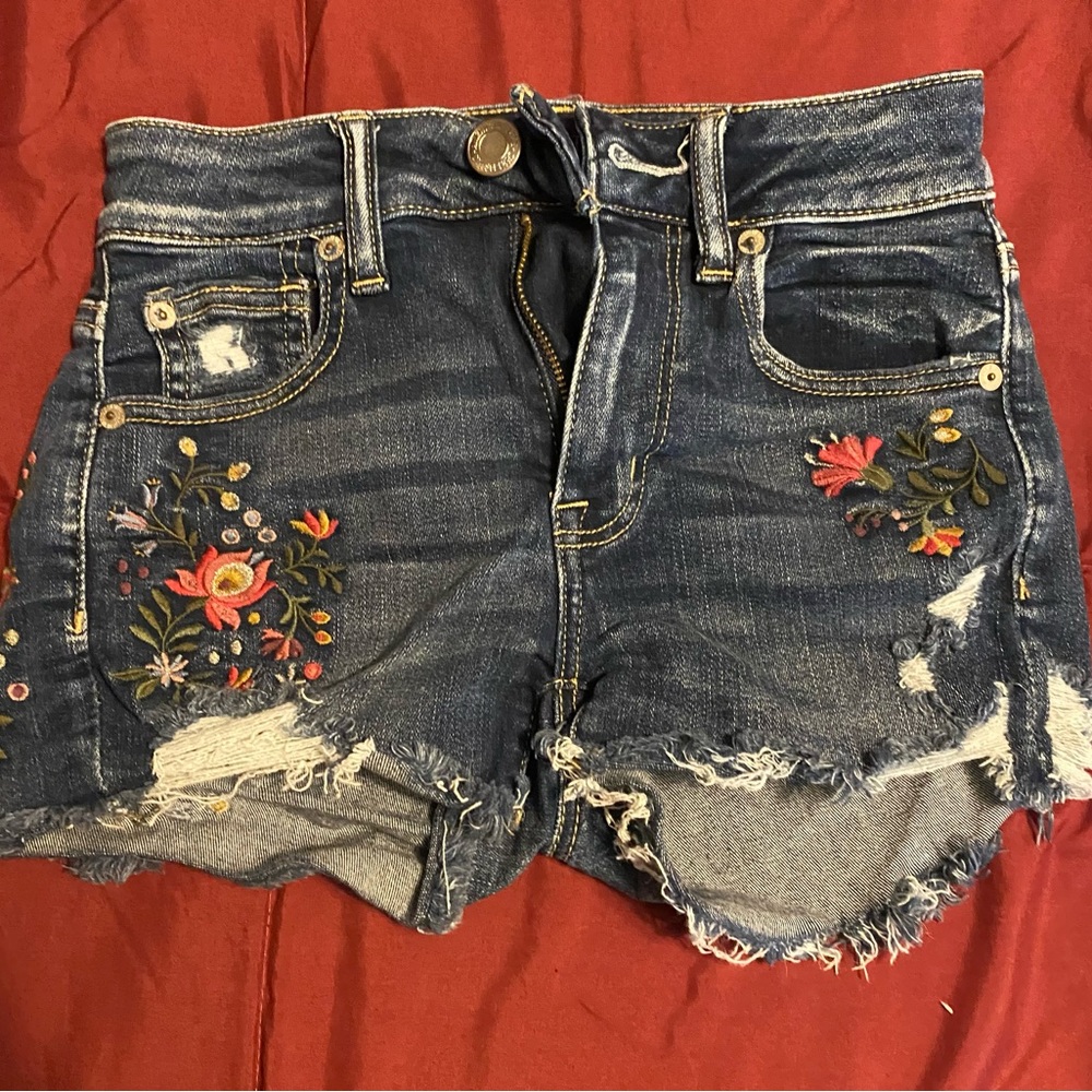Women’s used American Eagle outfitters ripped embroidered denim blue Jean shorts